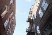 美國1月份新建住宅折合年率銷量下降10.5%至65.7萬套