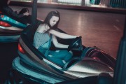 尋找神秘少女的游戲——免費下載少女游戲，少女冒險，自由選擇的神秘世界等待你探索！