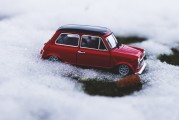 大利好！車市、股市都“沸騰”了！汽車以舊換新補貼來了，買新能源乘用車補2萬元！有車企已迅速跟進
