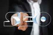 SEO搜索引擎優化（Search Engine Optimization，簡稱SEO）是一種系統性的、持續的過程，旨在通過改變網站的內容、結構和設計來提高其在搜索引擎結果頁面中排名的過程。對于任何希望在互聯網上獲得更高曝光度的網站來說，SEO都是必不可少的一環。，一語道破，SEO的全面指南