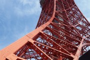 自由度高、畫面精美的免費游戲模仿大受歡迎，最刺激、畫面逼真的5V5在線戰斗游戲，眾玩家熱捧的完全免費游戲