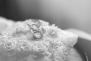 孕婦夢到別人結婚的寓意與解讀，孕婦夢到別人結婚的寓意與解析