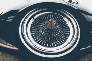 長(zhǎng)安馬自達(dá)車型的性能和設(shè)計(jì)特點(diǎn)是什么？這種車型在緊湊型車市場(chǎng)中的地位如何？