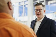 因賽集團:關于職工代表監事兼監事會主席辭職暨補選職工代表監事、監事會主席的公告