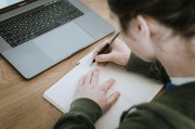 英國工黨政府面臨2萬億英鎊預算劃分 將決定四年施政方向