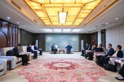 王宏會(huì)見中信信托黨委書記、董事長(zhǎng)蘆葦一行