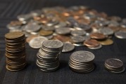 如何進(jìn)行貨幣兌換的操作？這些操作方法對資金流動有何影響？