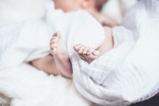夢(mèng)中小孩的笑顏，夢(mèng)中小孩的笑顏，純真與美好的象征