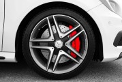 逸動DT的性能和駕駛體驗如何？購買緊湊型車時應該考慮哪些因素？