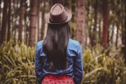 女人夢到頭發掉了好多，解析夢境與心理暗示，女人夢到頭發大量掉落的心理暗示與解析