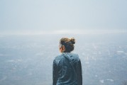 夢回故里，與已故母親重逢，夢回故里，重逢已故母親
