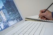 網站搭建是一種通過軟件或者硬件設備，將網絡上的信息以特定格式和結構組織起來的過程。具體來說，包括了從規劃、設計、開發到測試和部署等多個環節。，網站搭建，一個全面的流程指南