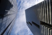 武漢當代科技產業集團股份有限公司關于公司及法人代表被限制消費的公告