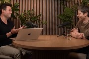 Sam Altman最新訪談：AI將發現新科學，未來AI伴侶無處不在，人形機器人街頭漫步