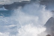 夢(mèng)中驚現(xiàn)洪水之波，夢(mèng)中洪水之波的驚現(xiàn)