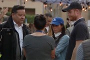 外媒：加州山火蔓延之際，哈里王子夫婦訪問災區，被諷利用自然災害“作秀”