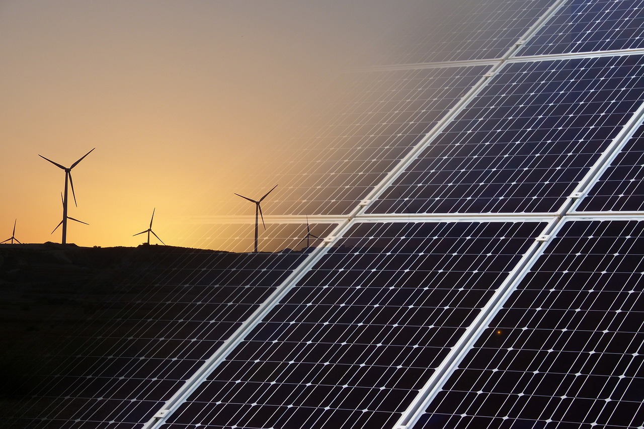 今年全球光伏新裝機或達520GW 產業出海正從“淺綠走向深綠”