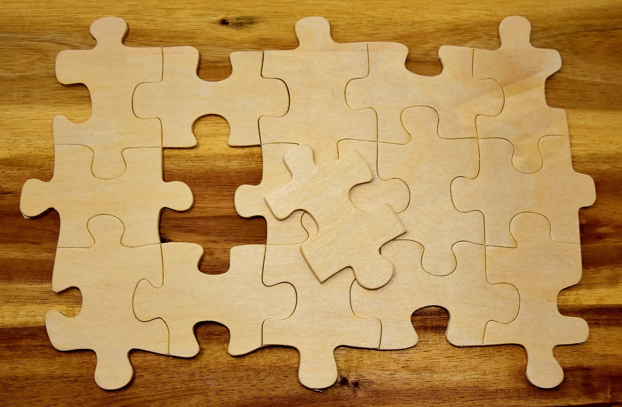 如何理解期貨只做多的策略？這種策略有哪些局限性？