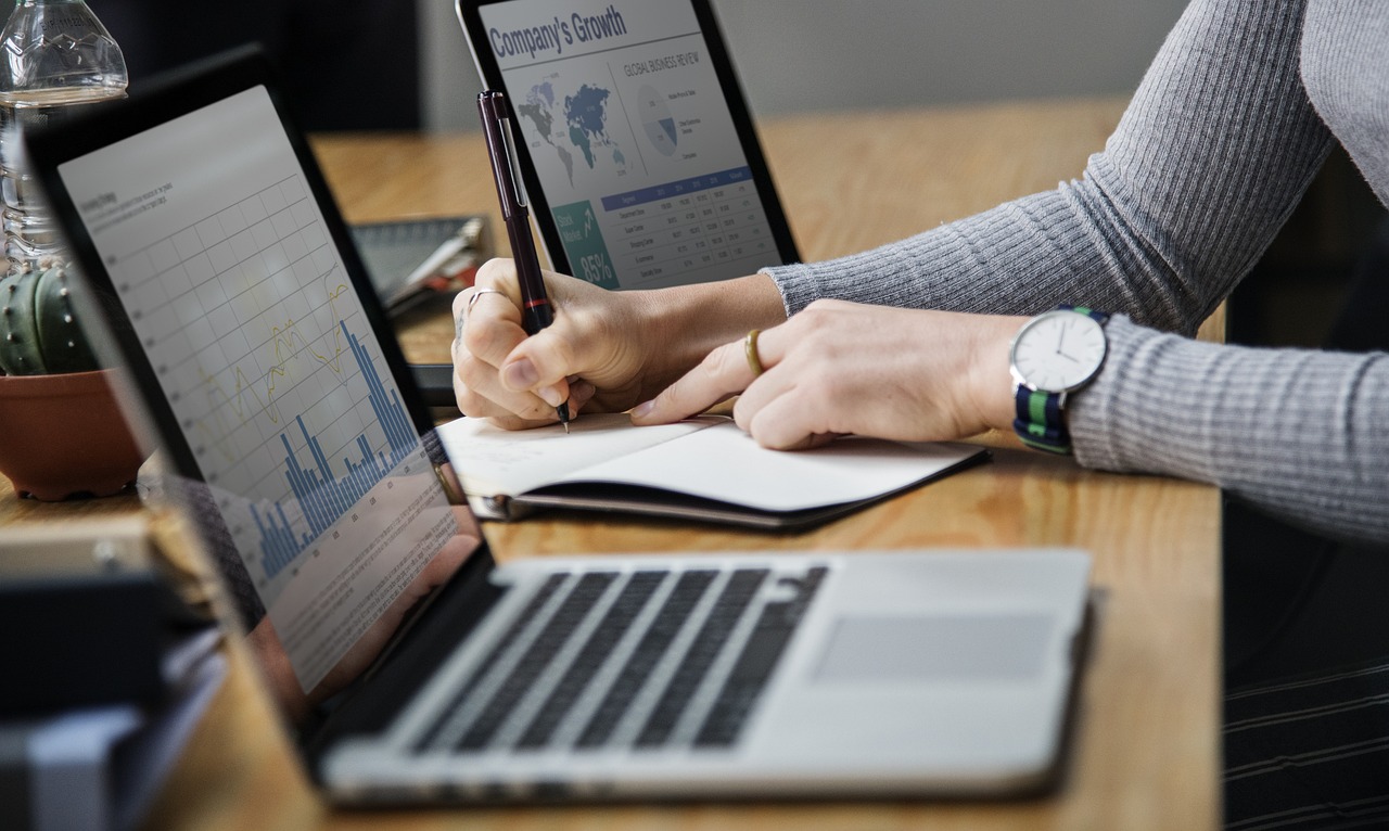剖析在進行數據分析時如何利用 Analytics 網站流量