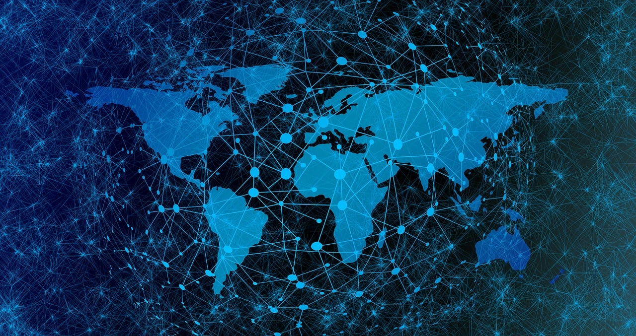 Navigating the Wave of Hot News:A Dive into English Language Reporting