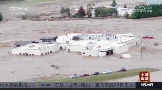 至少90人死亡，仍有240萬用戶斷電，美國損失預計上千億美元！“就像被炸彈炸過”