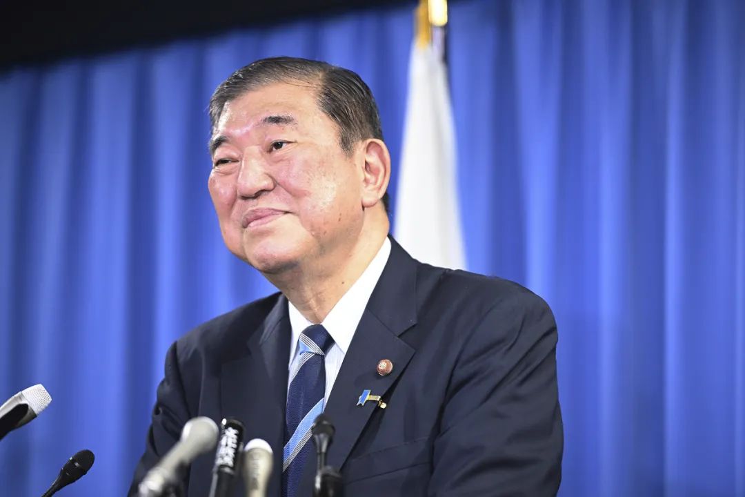 67歲石破茂，正式當選日本首相！他從政38年，早年曾在銀行工作！岸田內閣已集體辭職