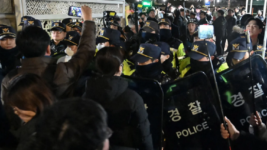 韓國陷入政治混亂，韓國企業在美國股市震蕩