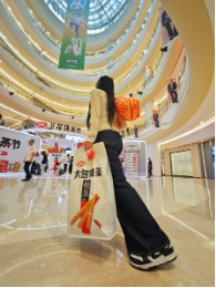 “衛龍辣條節”玩出營銷差異化 六城快閃圓滿收官提升消費者心智