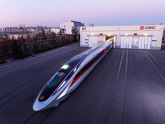 全球跑得最快的高鐵！CR450動車組樣車發布
