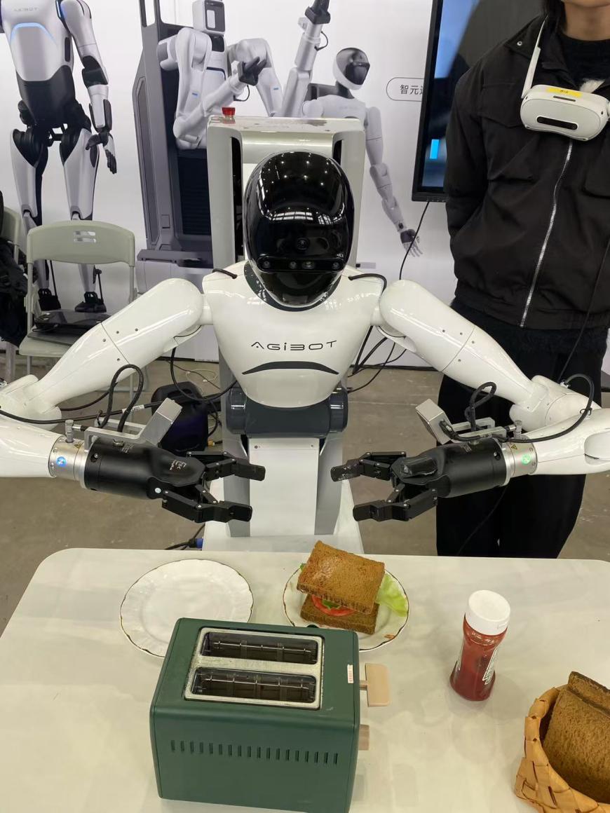 人形機器人哪家強？宇樹、智元、星海圖、開普勒等同臺競技