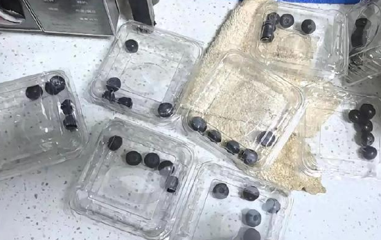 315在行動|賽博鬼秤？直播間買8盒藍莓每盒才5顆 別讓網購“攔”住份量“沒”了良心