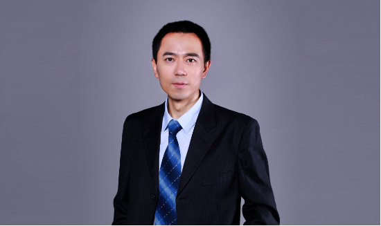 鷹瞳科技創始人張大磊：鷹瞳萬語大模型與應用探索