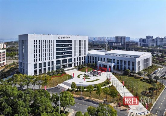 1000萬美元！知名校友穩健醫療董事長李建全捐贈的這棟樓落成投用