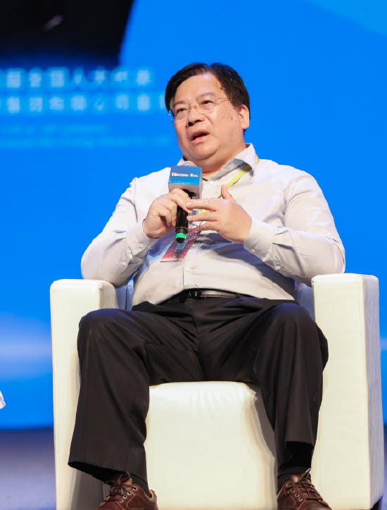 沈坤榮：在發展智能技術時，需加強風險管控