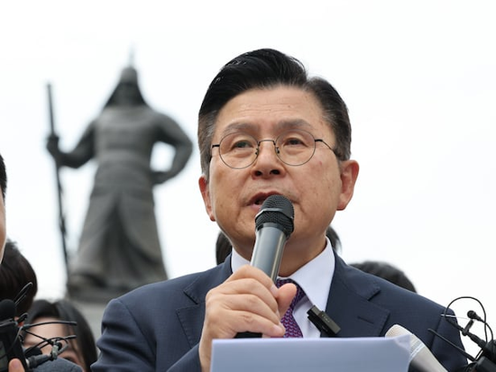 韓媒：韓國無黨派總統候選人黃教安宣布退選，支持執政黨候選人金文洙