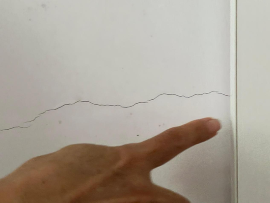 事涉359套！海口一小區樓體“集體”開裂！當地政府已介入